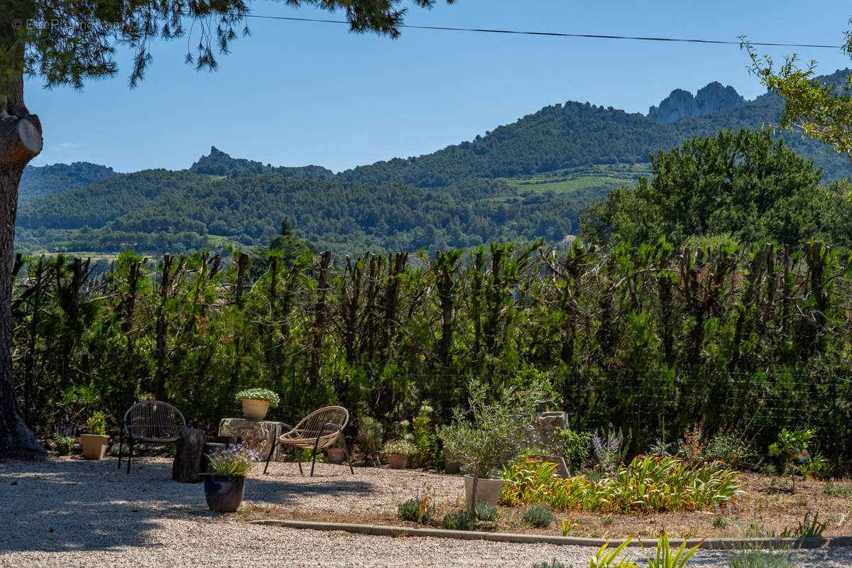 Maison à VACQUEYRAS