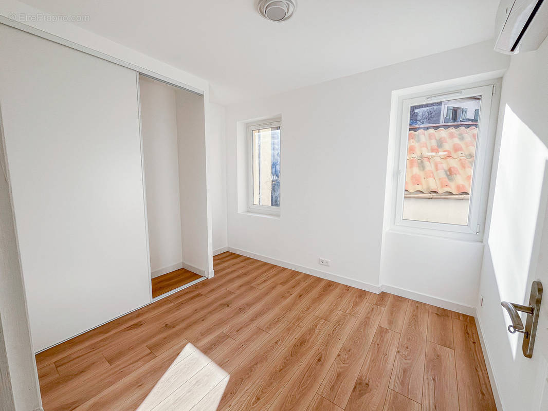 Appartement à MARSEILLE-5E