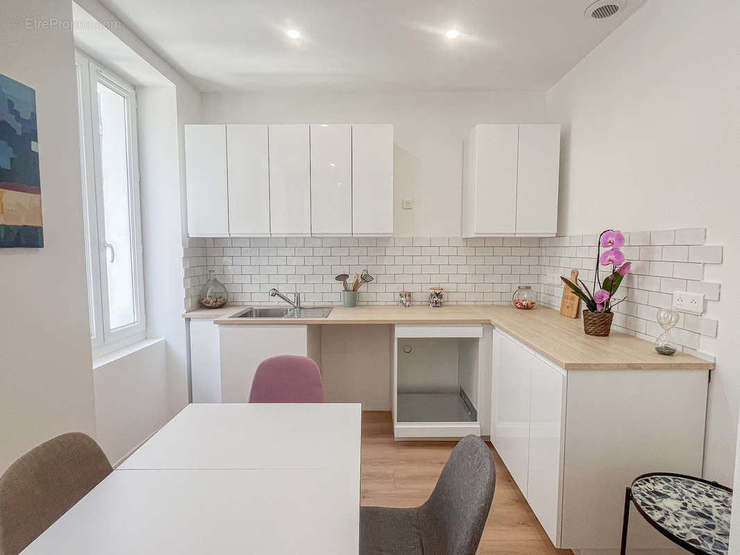 Appartement à MARSEILLE-5E