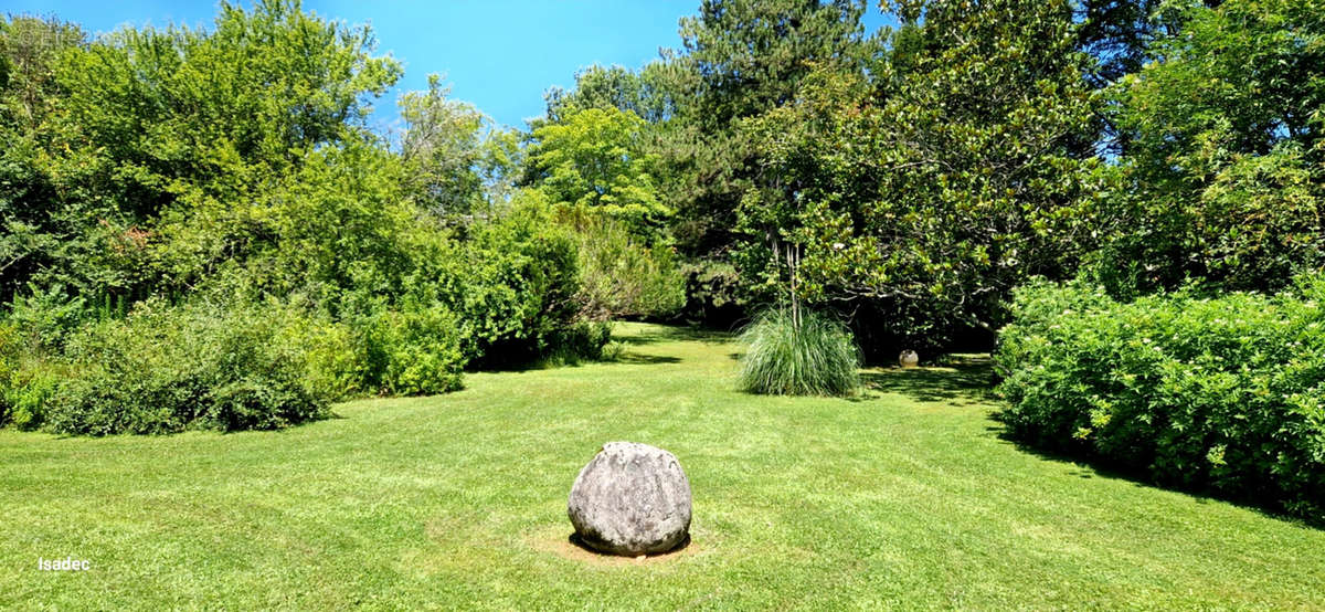 Maison à MAYRINHAC-LENTOUR