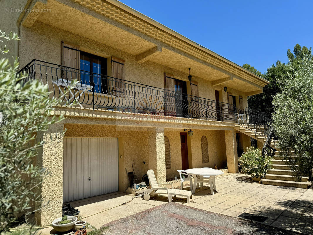 Maison à L&#039;ISLE-SUR-LA-SORGUE