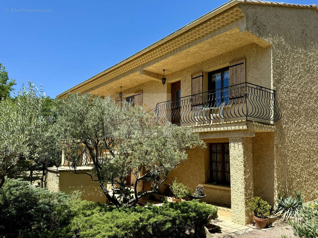 Maison à L&#039;ISLE-SUR-LA-SORGUE