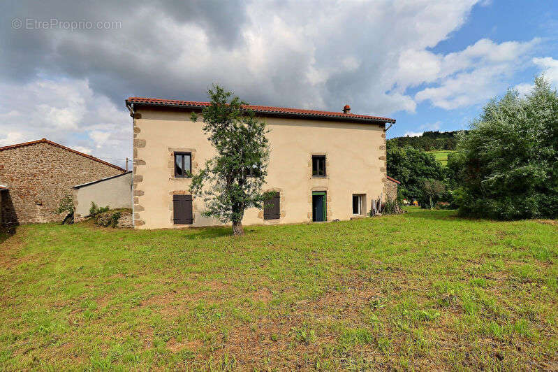 Maison à SAINT-BONNET-LE-COURREAU