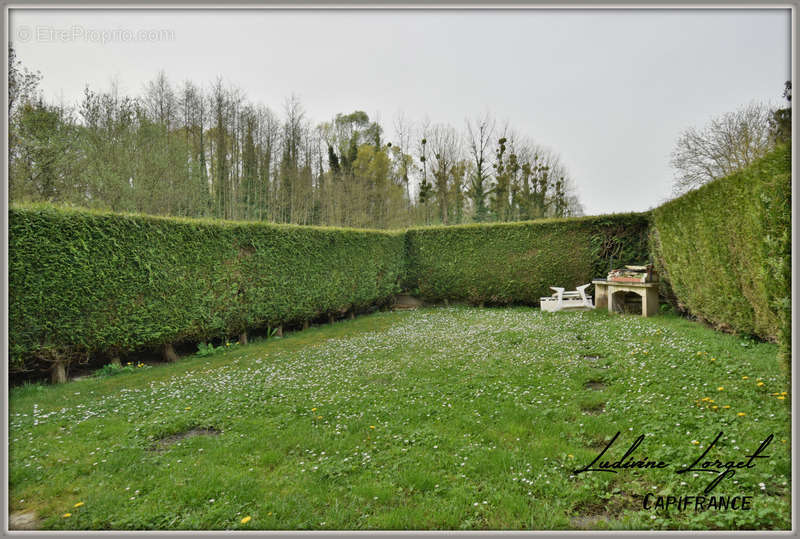 Maison à OULCHY-LE-CHATEAU