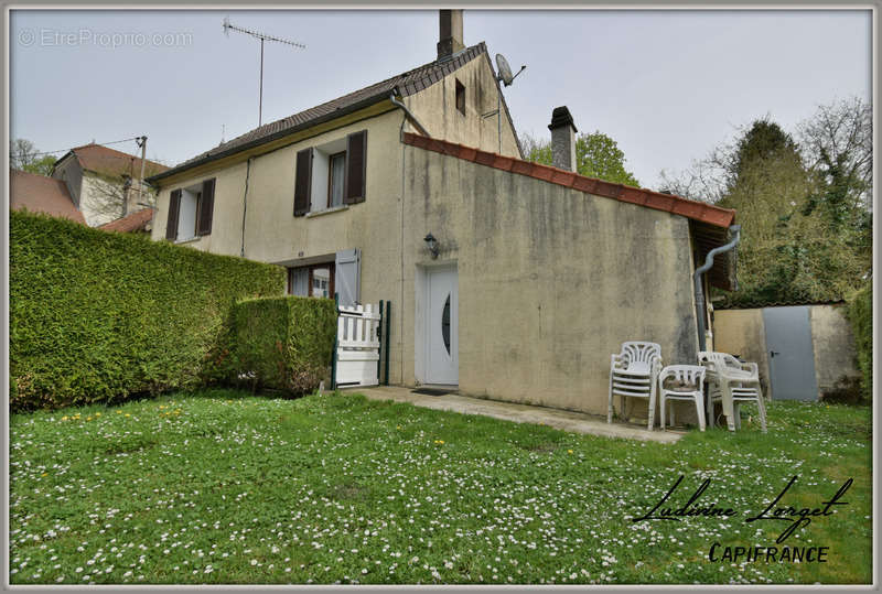 Maison à OULCHY-LE-CHATEAU