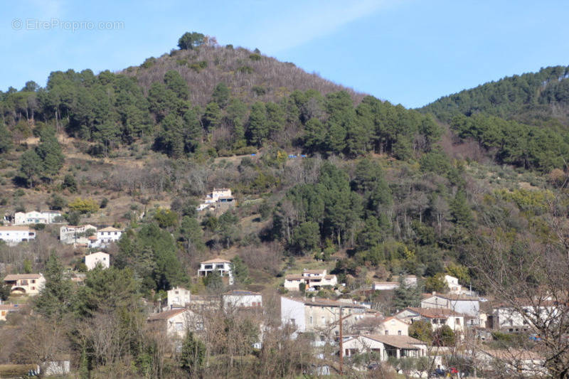 Terrain à SUMENE