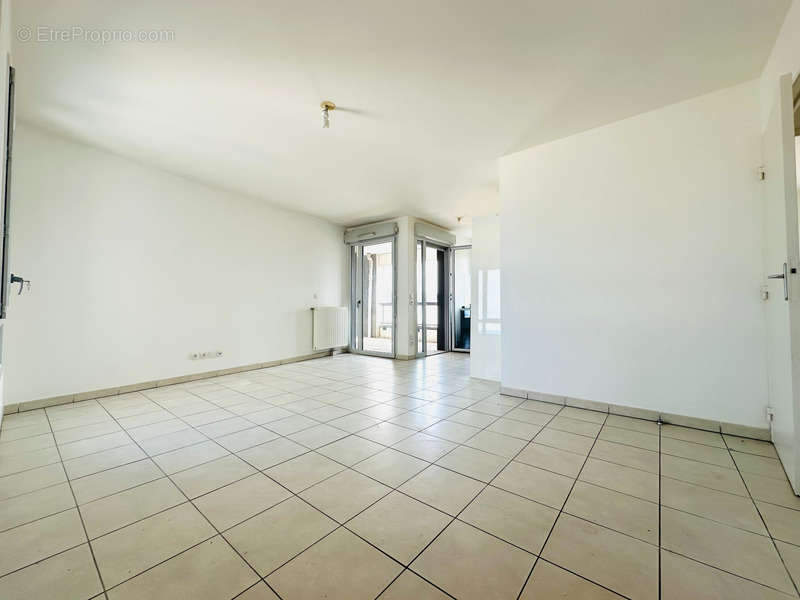 Appartement à MARSEILLE-3E