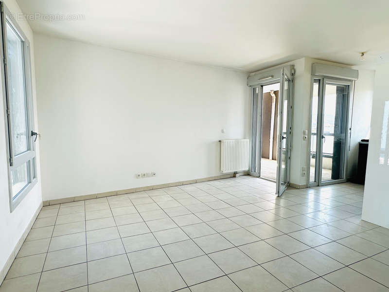 Appartement à MARSEILLE-3E