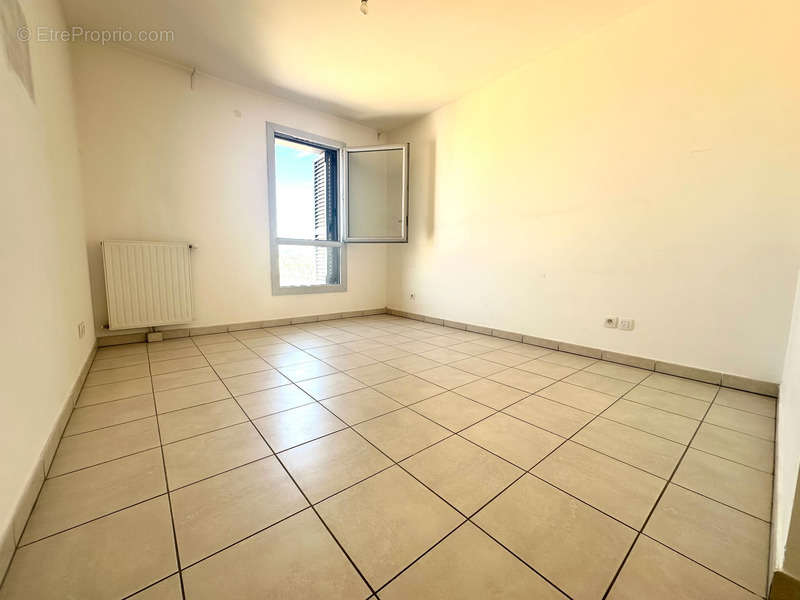 Appartement à MARSEILLE-3E