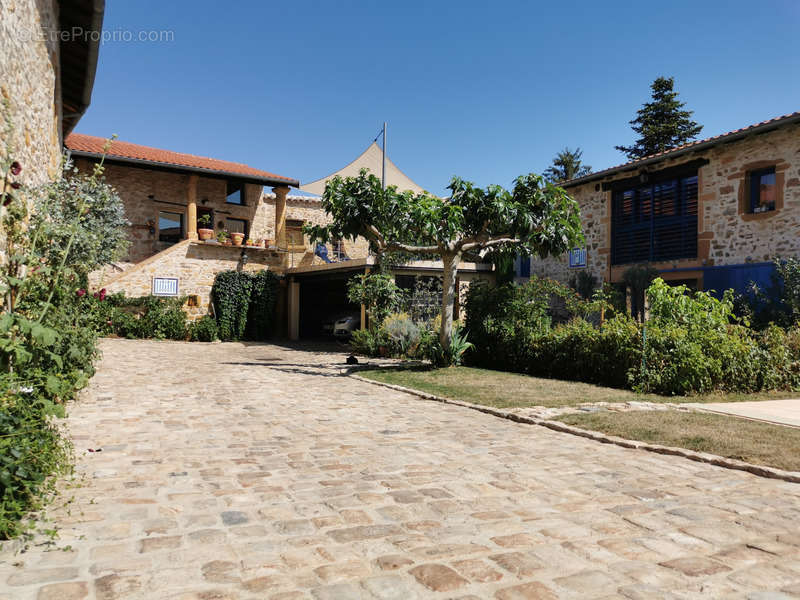 Maison à SAINT-GERMAIN-SUR-L&#039;ARBRESLE