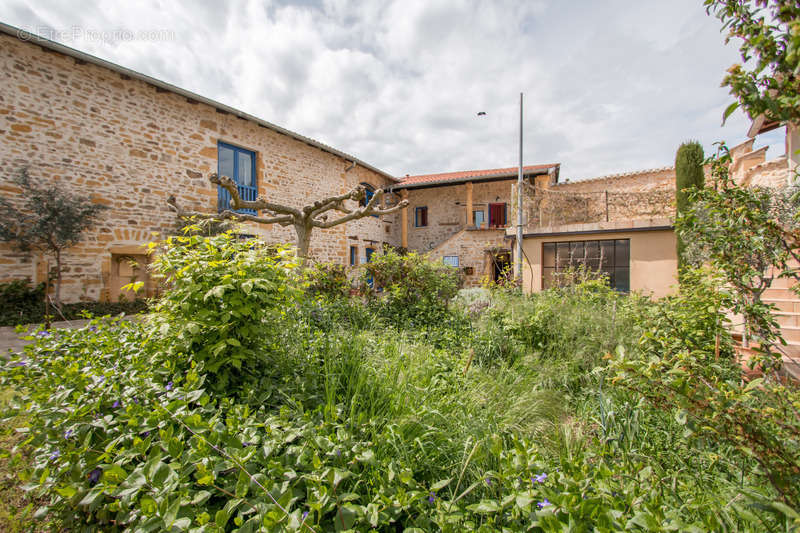 Maison à SAINT-GERMAIN-SUR-L&#039;ARBRESLE