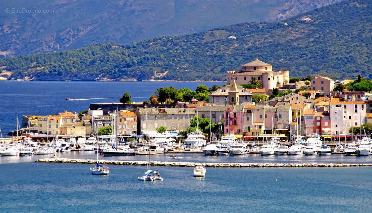 Appartement à SAINT-FLORENT