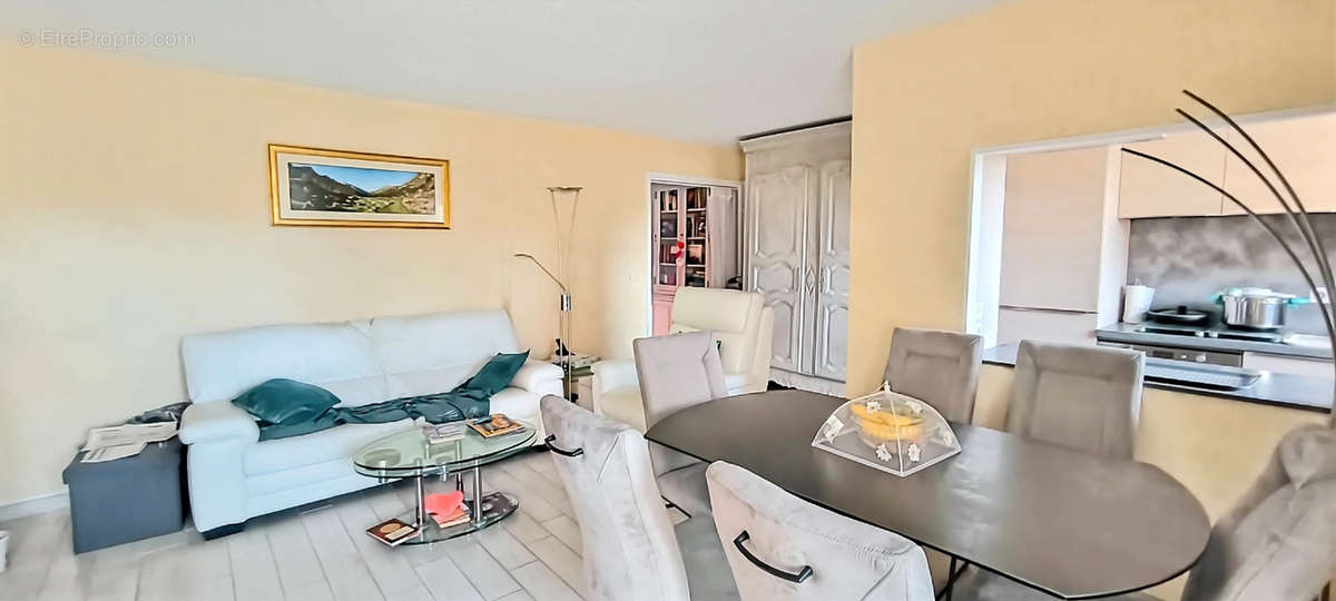 Appartement à FREJUS