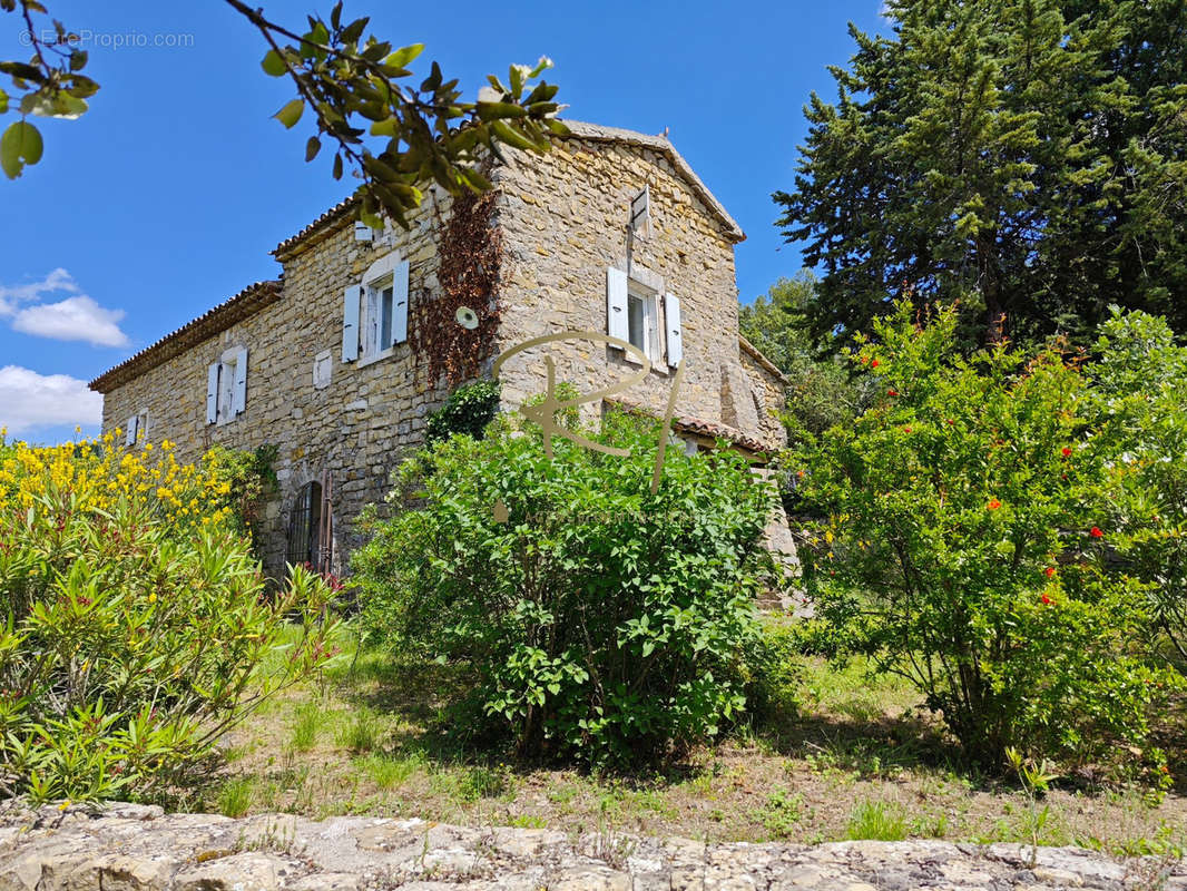 Maison à GROSPIERRES