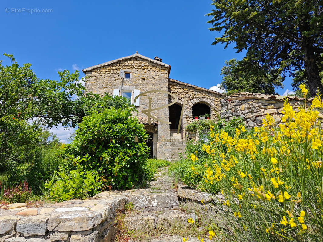 Maison à GROSPIERRES