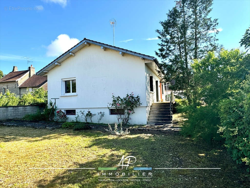 Maison à MIREBEAU-SUR-BEZE