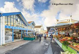 Commerce à L&#039;AIGUILLON-SUR-MER