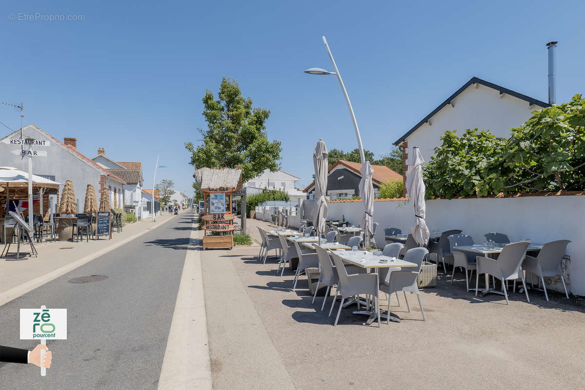 Commerce à L&#039;AIGUILLON-SUR-MER