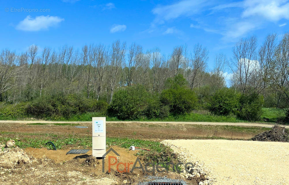 Terrain à VAUX-SUR-MER