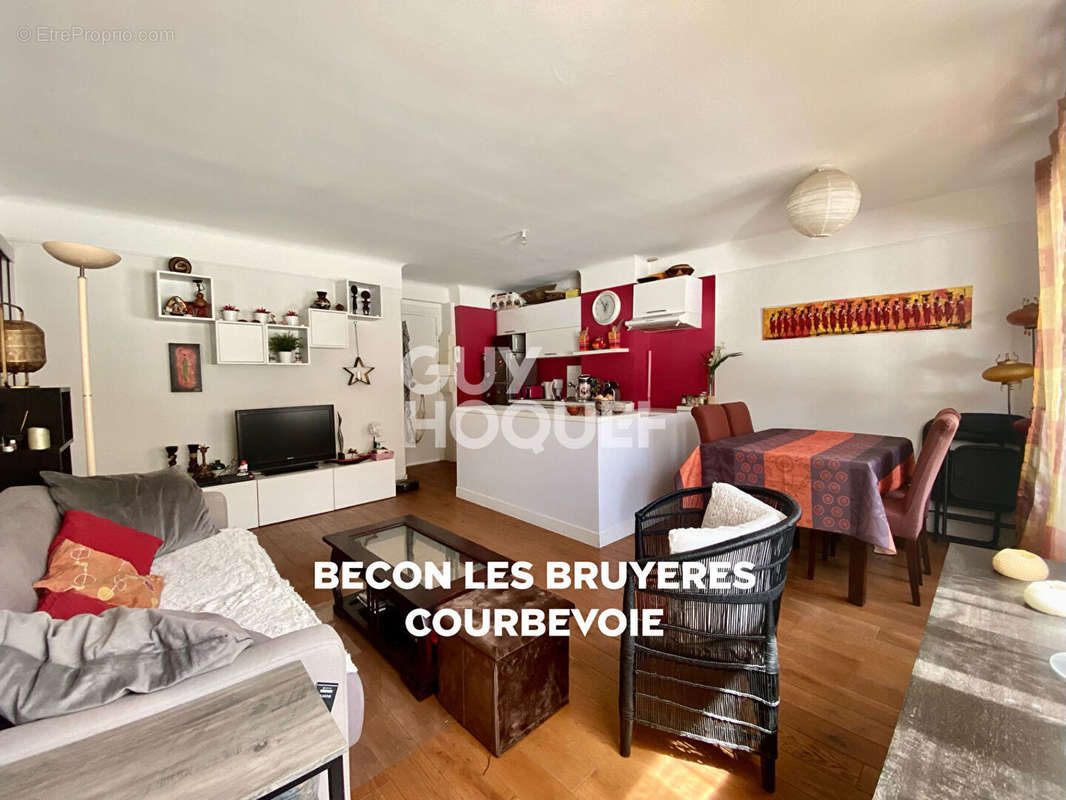 Appartement à COURBEVOIE