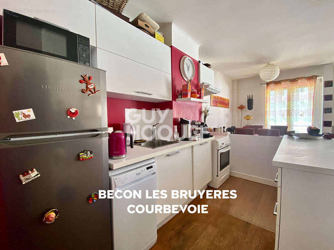 Appartement à COURBEVOIE