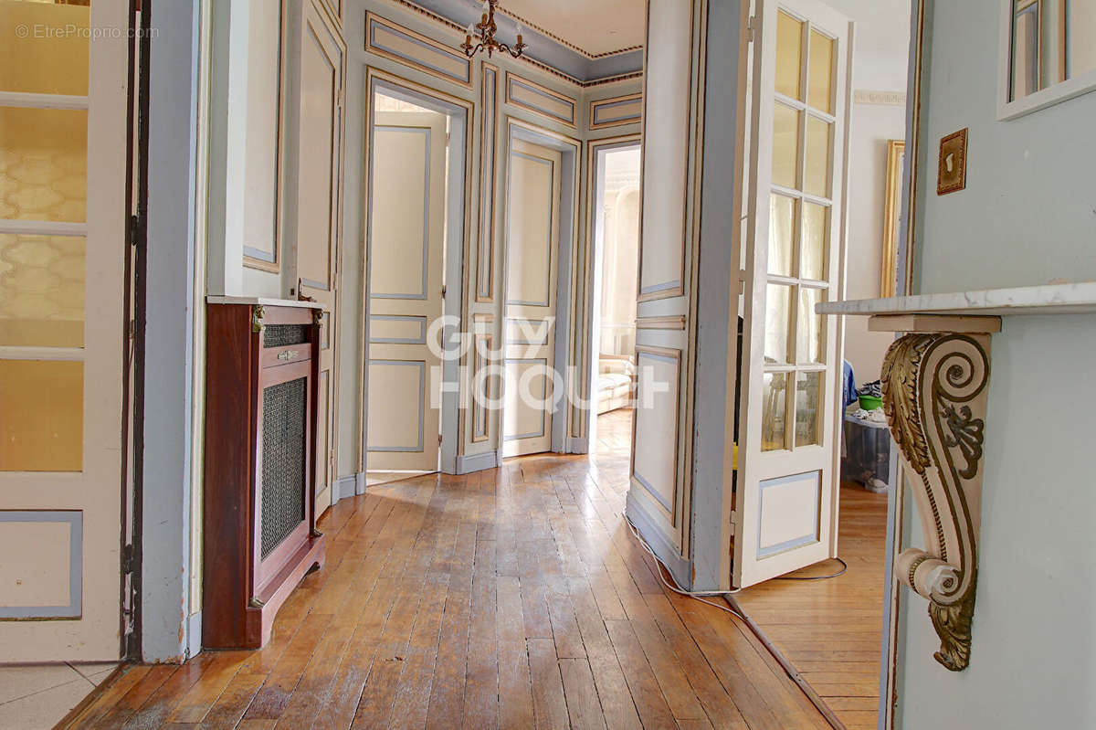 Appartement à PARIS-20E