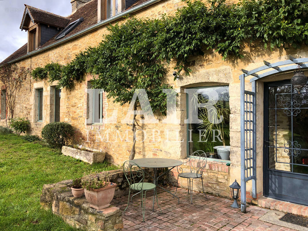 Maison à SAINT-HILAIRE-LA-GERARD