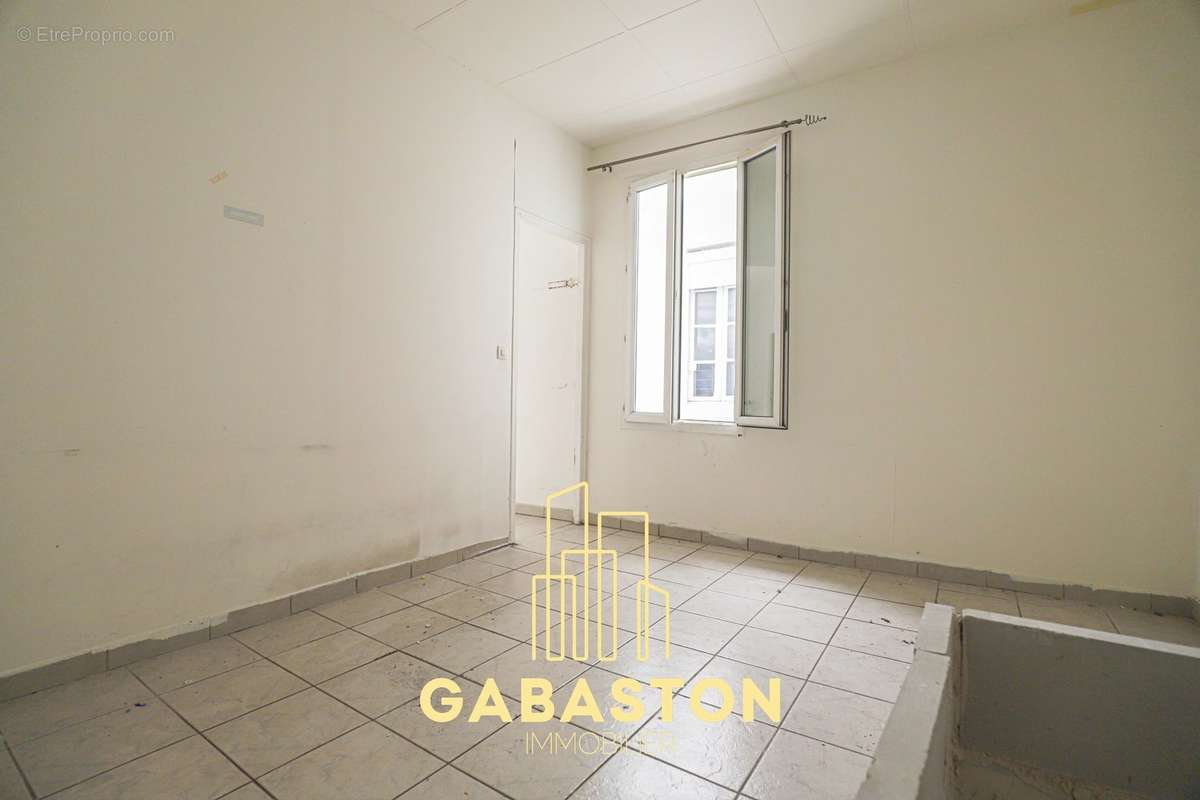 Appartement à MARSEILLE-1E