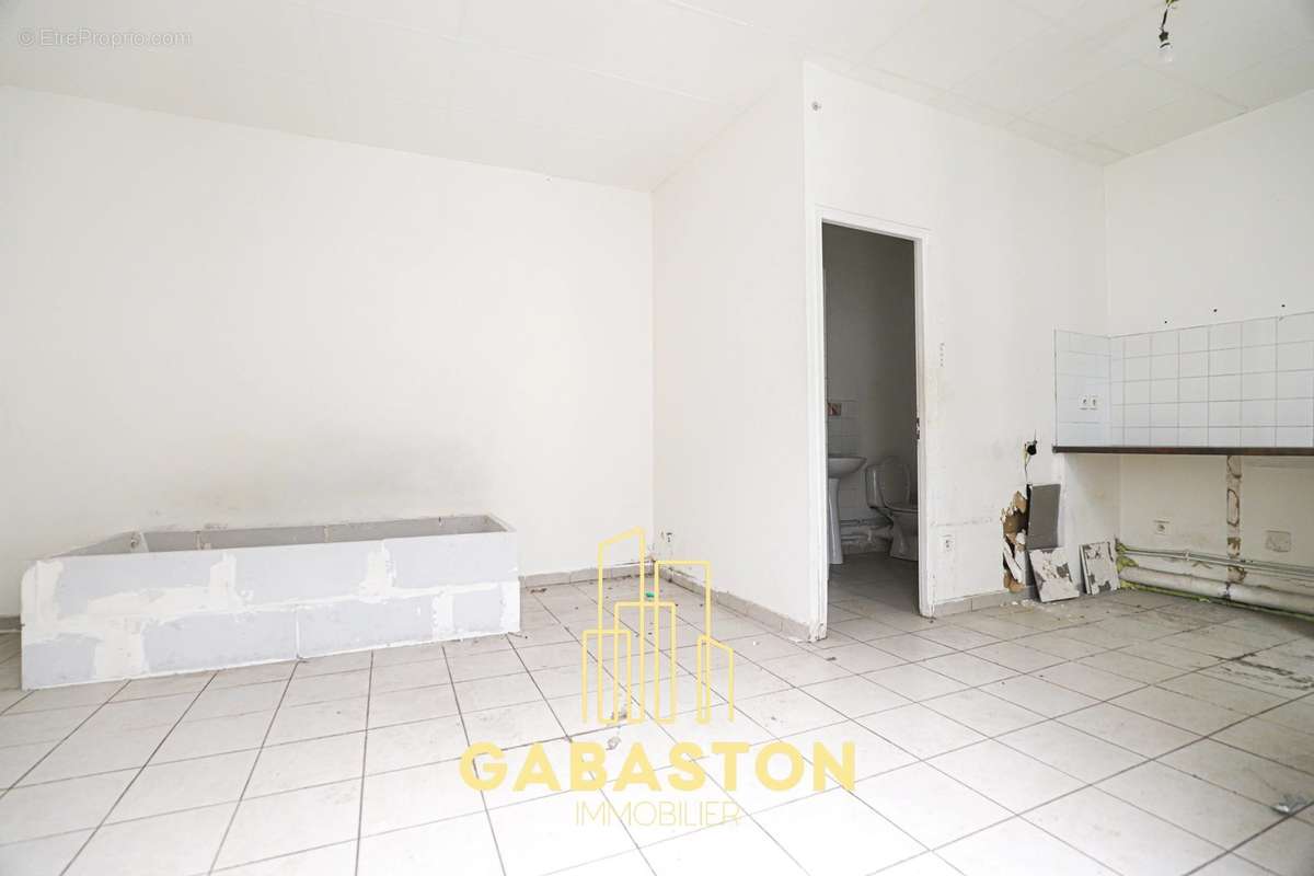 Appartement à MARSEILLE-1E