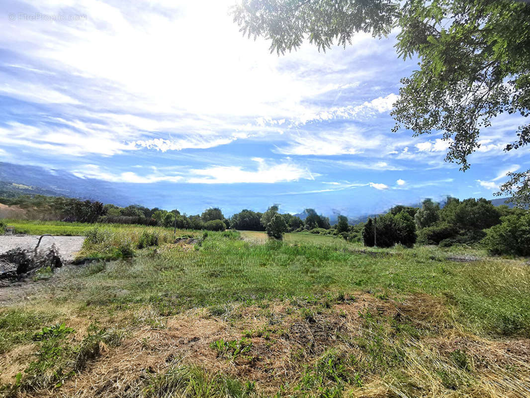 Terrain à LA BATIE-NEUVE