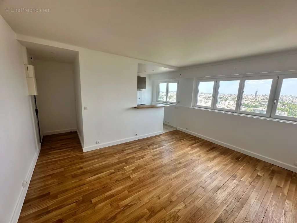 Appartement à COURBEVOIE