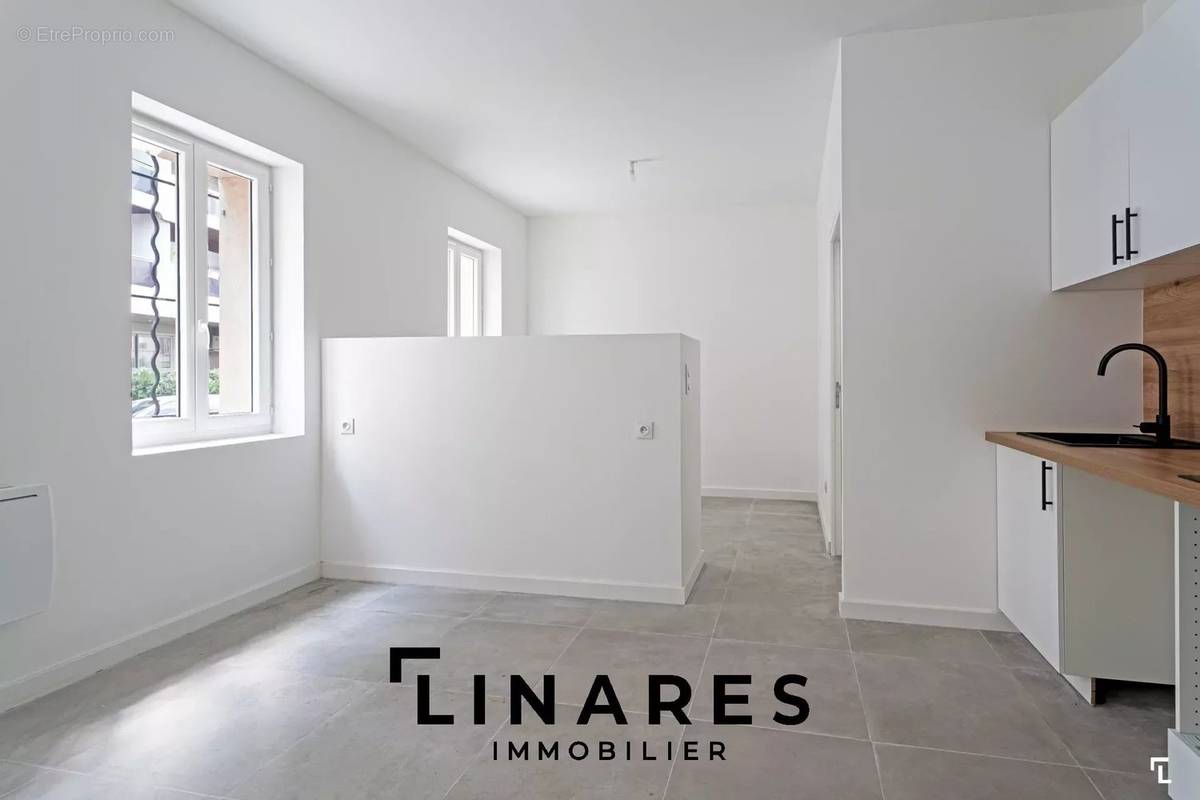 Appartement à MARSEILLE-5E