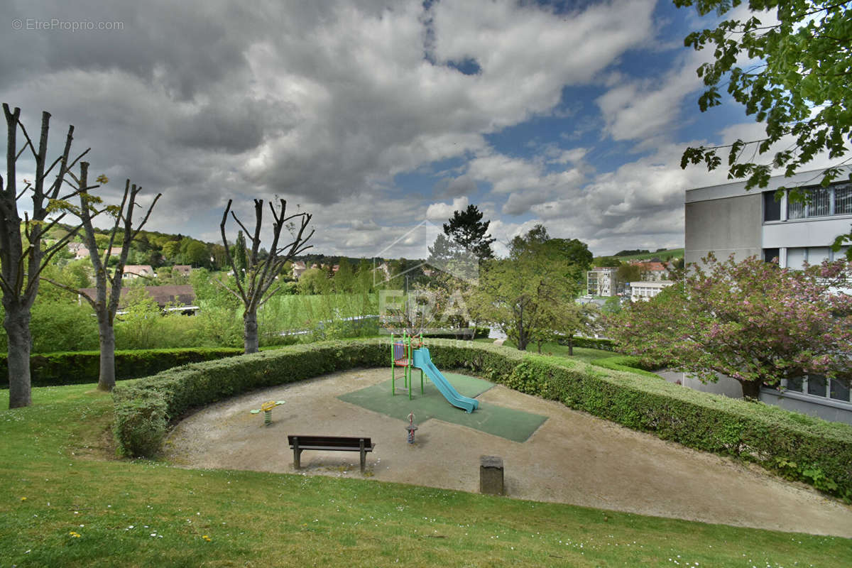 Appartement à BEYNES