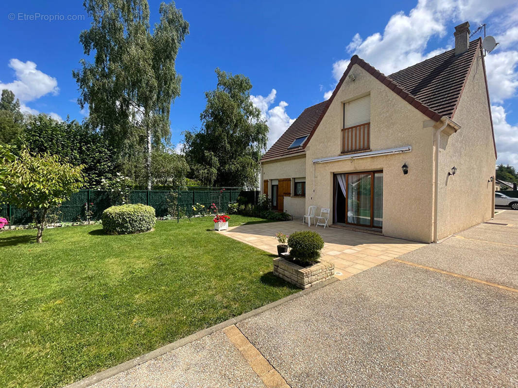 Maison à LE PERRAY-EN-YVELINES