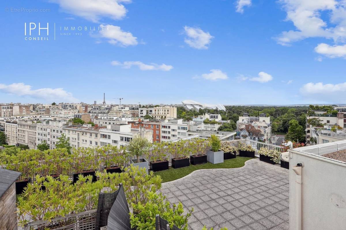 Appartement à NEUILLY-SUR-SEINE