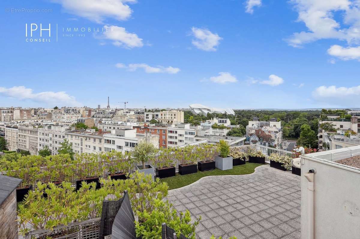 Appartement à NEUILLY-SUR-SEINE