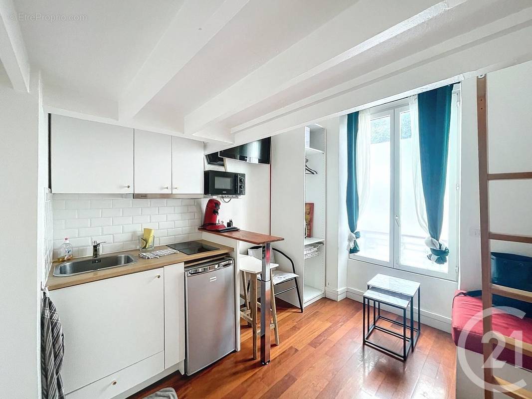 Appartement à PARIS-14E