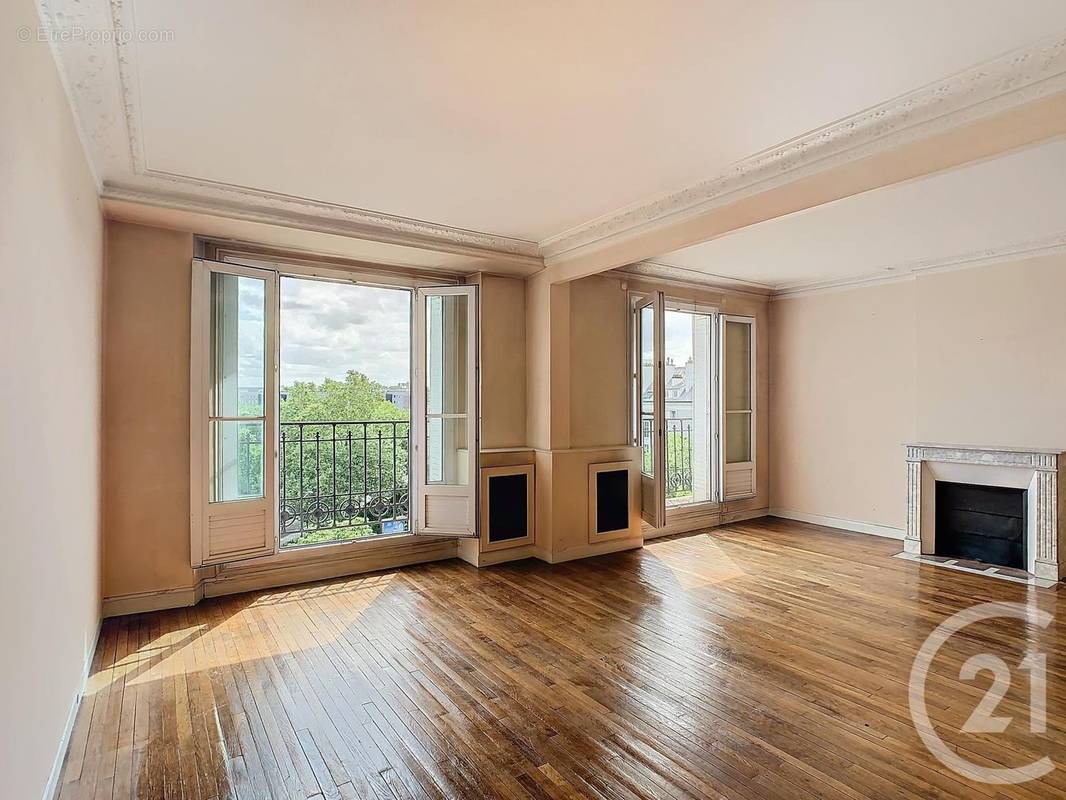 Appartement à PARIS-14E