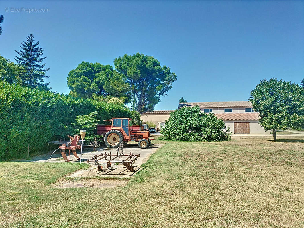 Maison à CAMARET-SUR-AIGUES