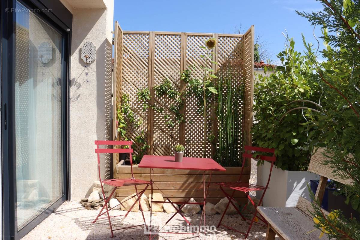 Petit coin terrasse extérieur. - Maison à SAINT-VINCENT-SUR-JARD