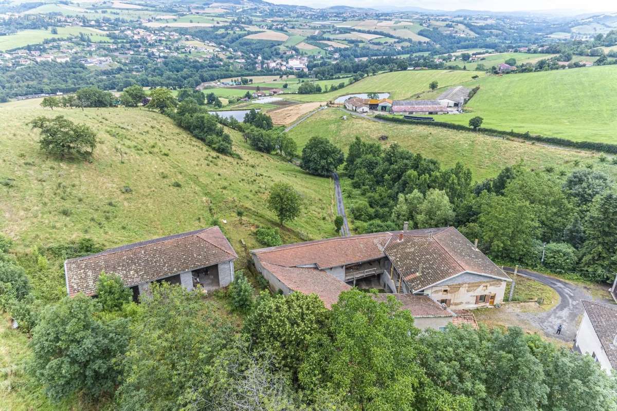 Maison à COURZIEU