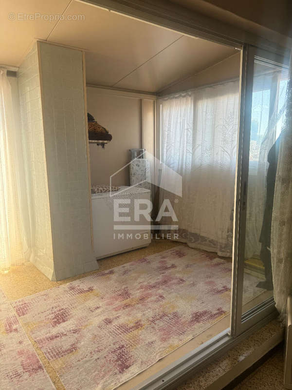 Appartement à MARSEILLE-3E