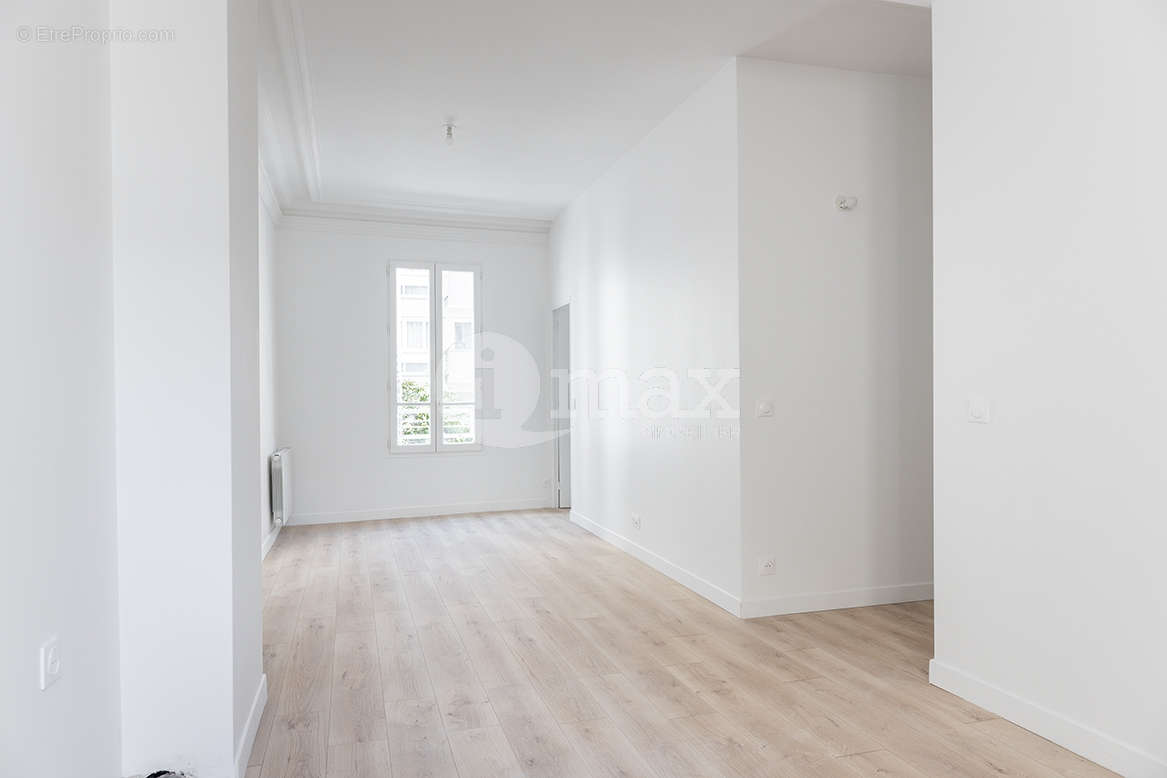 Appartement à COURBEVOIE