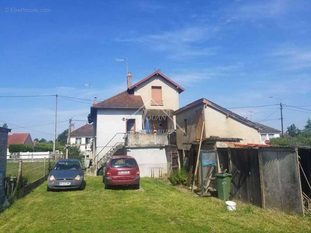 Maison à COSNE-D&#039;ALLIER