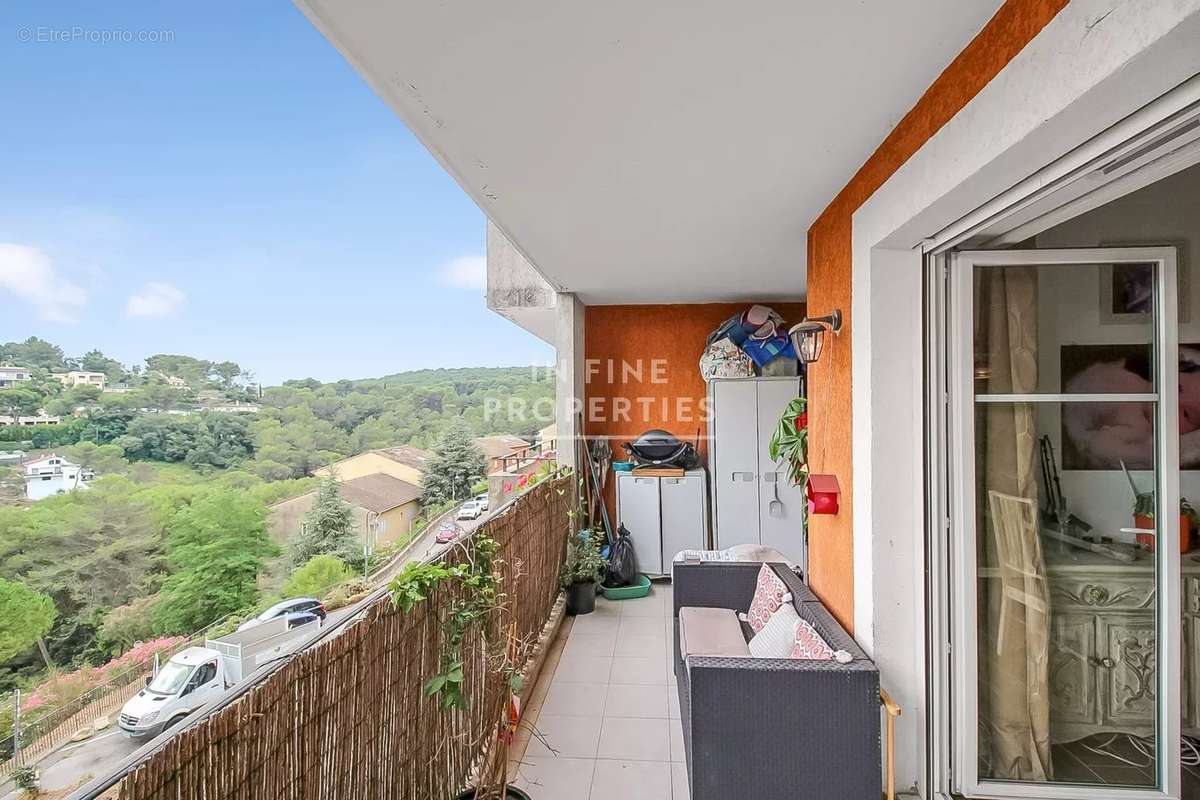 Appartement à MOUGINS