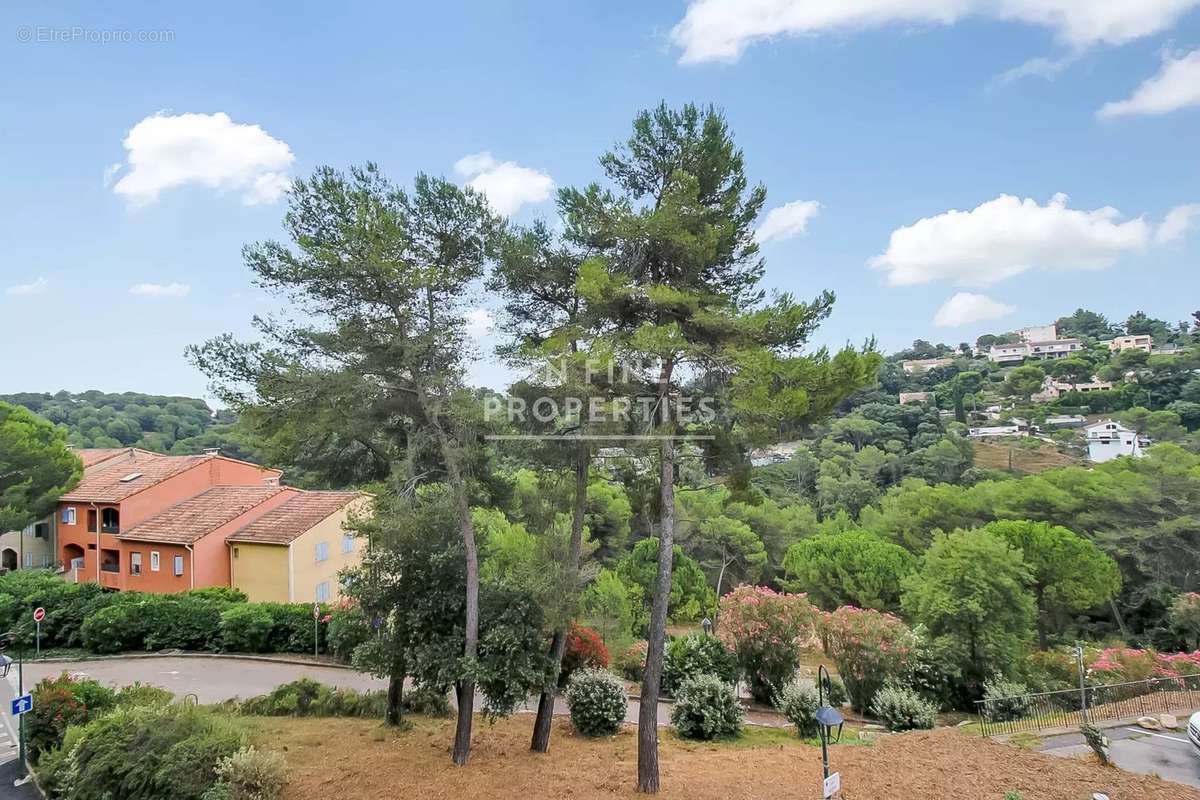 Appartement à MOUGINS