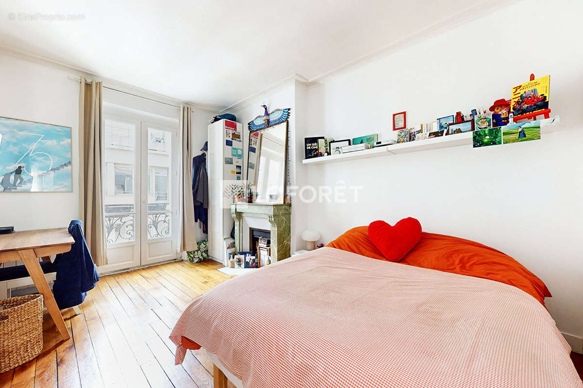 Appartement à PARIS-17E