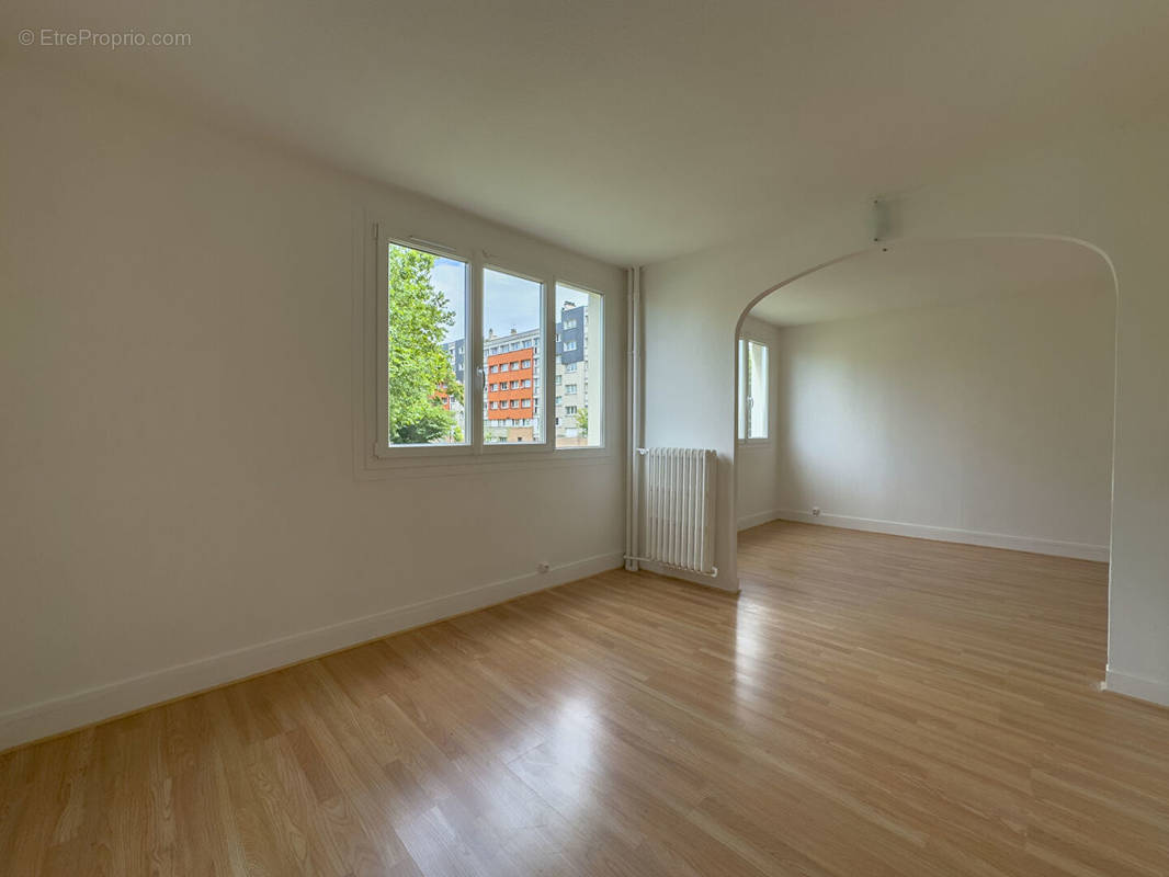 Appartement à AUBERVILLIERS