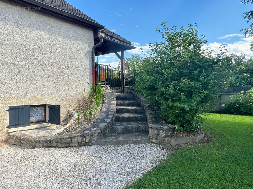 Maison à SAINT-MARTIN-EN-BRESSE