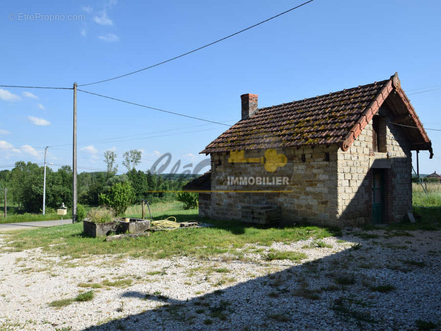 Maison à MOUTHIER-EN-BRESSE